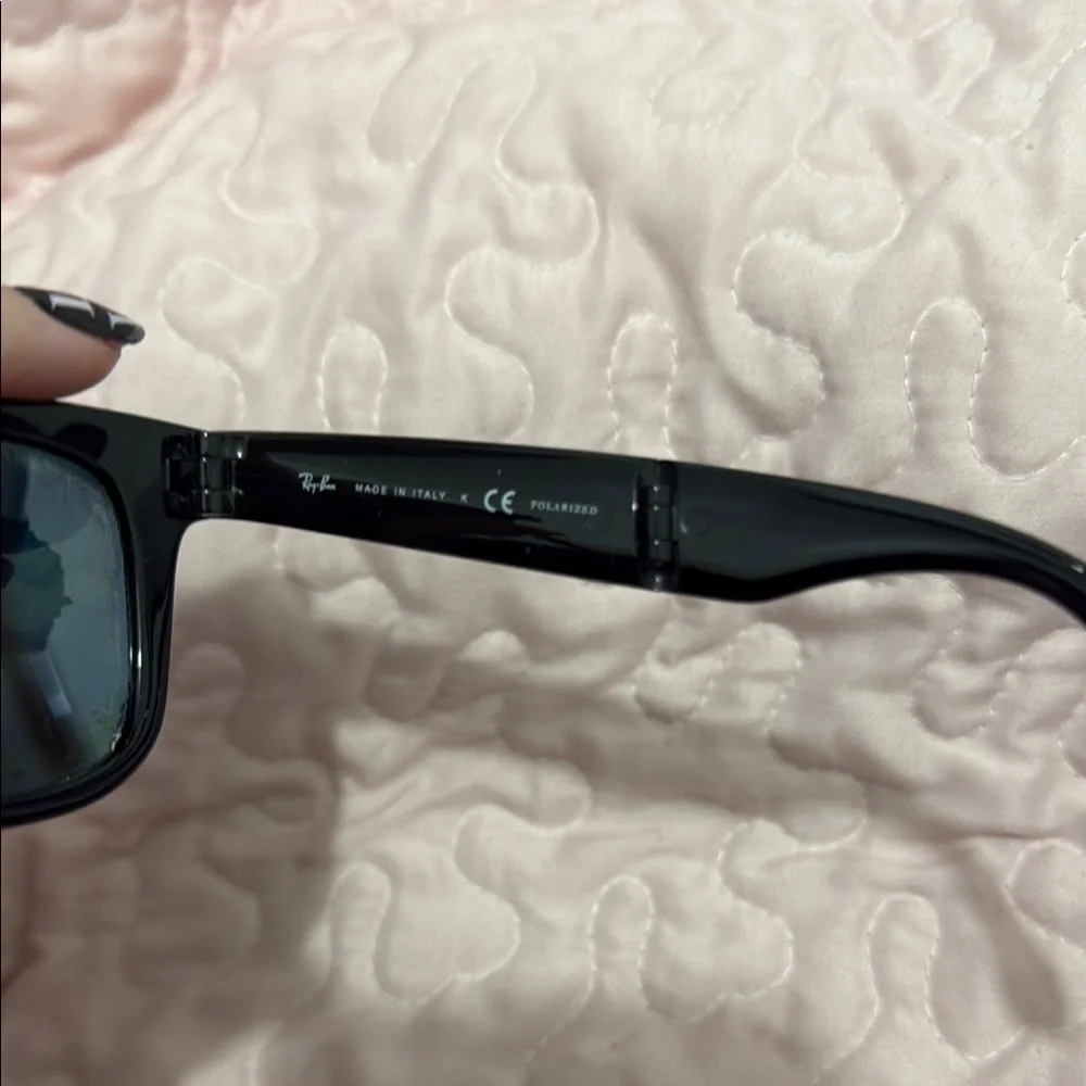 Ray-Ban Unisex Classic Wayfarer Folding Black Polarized Shades - Picture 3 of 6